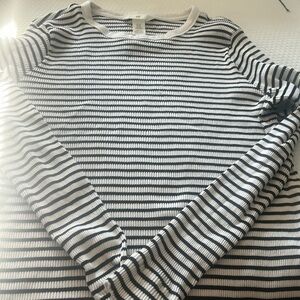 H&M ribbed long sleeved tee . Size XXL . Fits XL